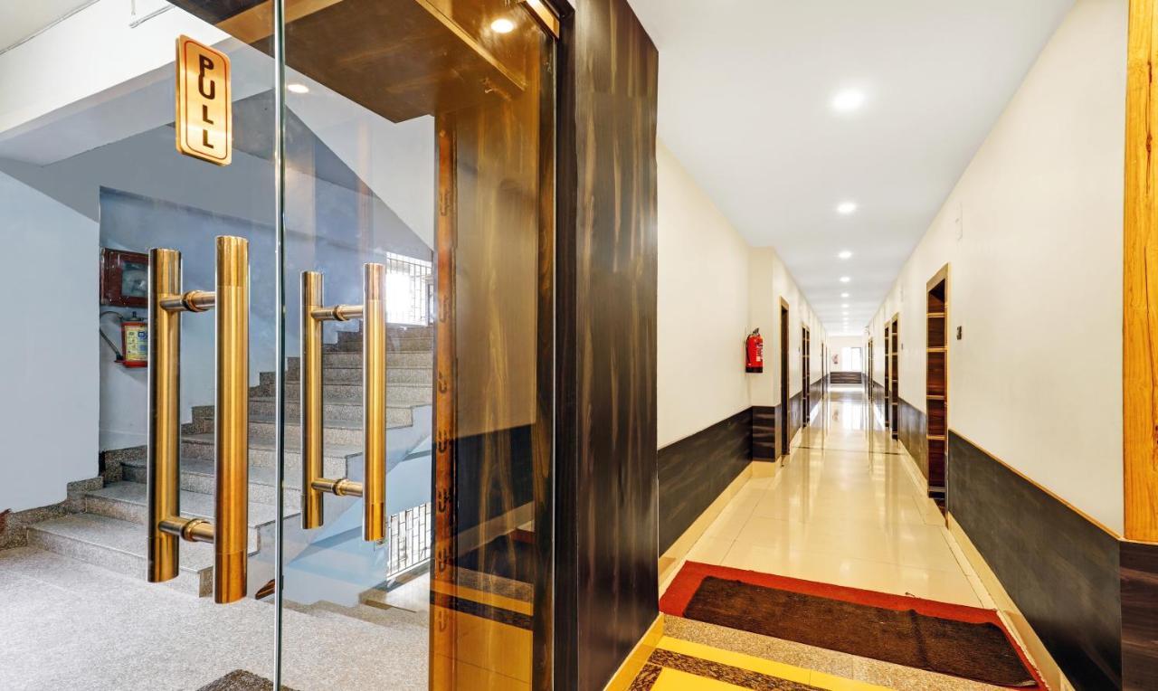Treebo Spring Brook Hotell Guwahati Exteriör bild